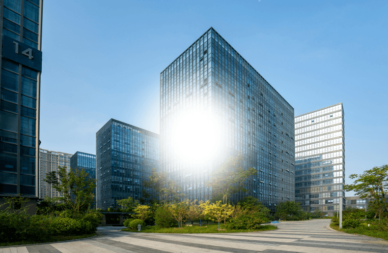 사물의 중심부가 지워진 듯함